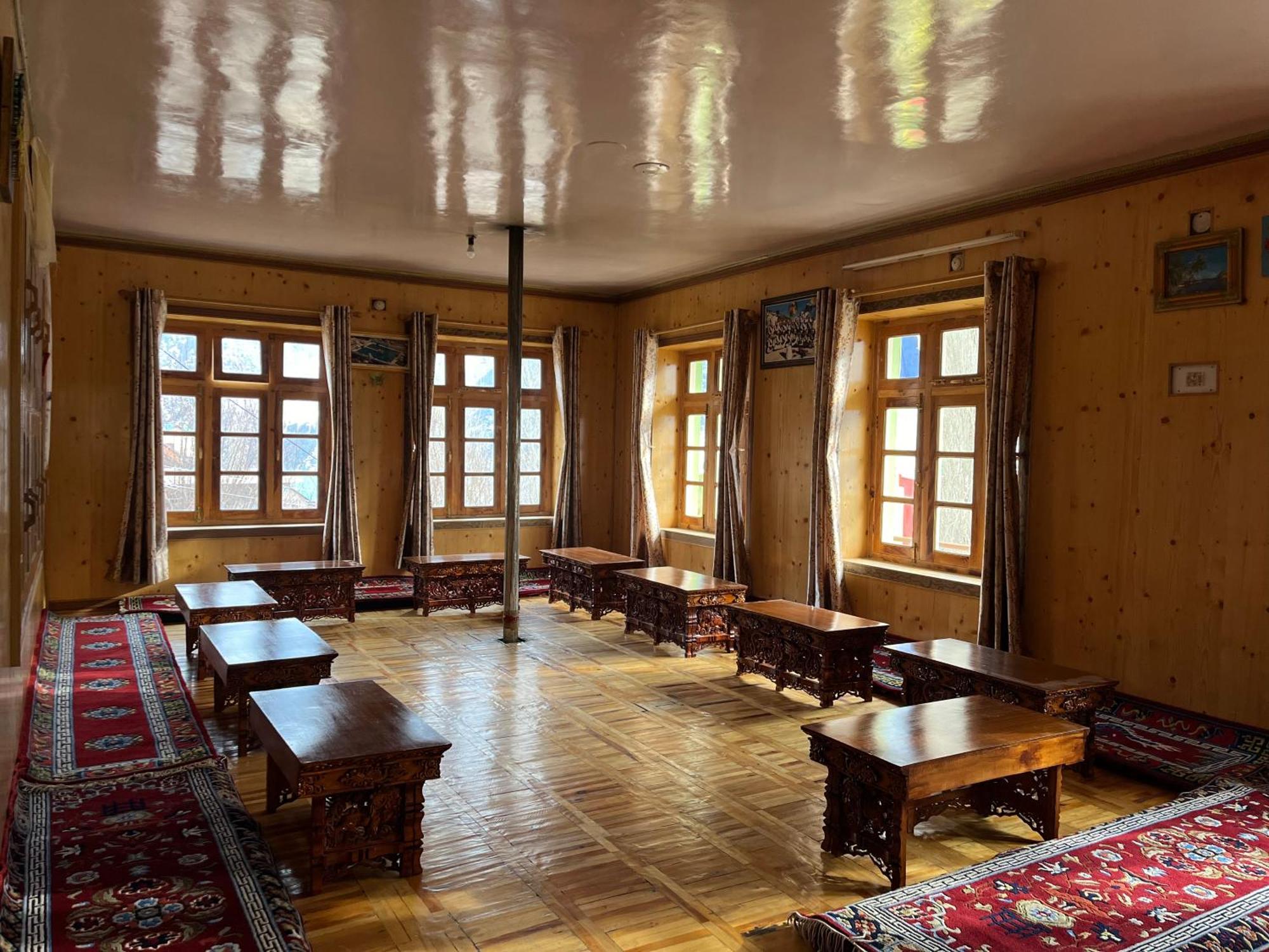 Snowflake Homestay Gondhla 外观 照片