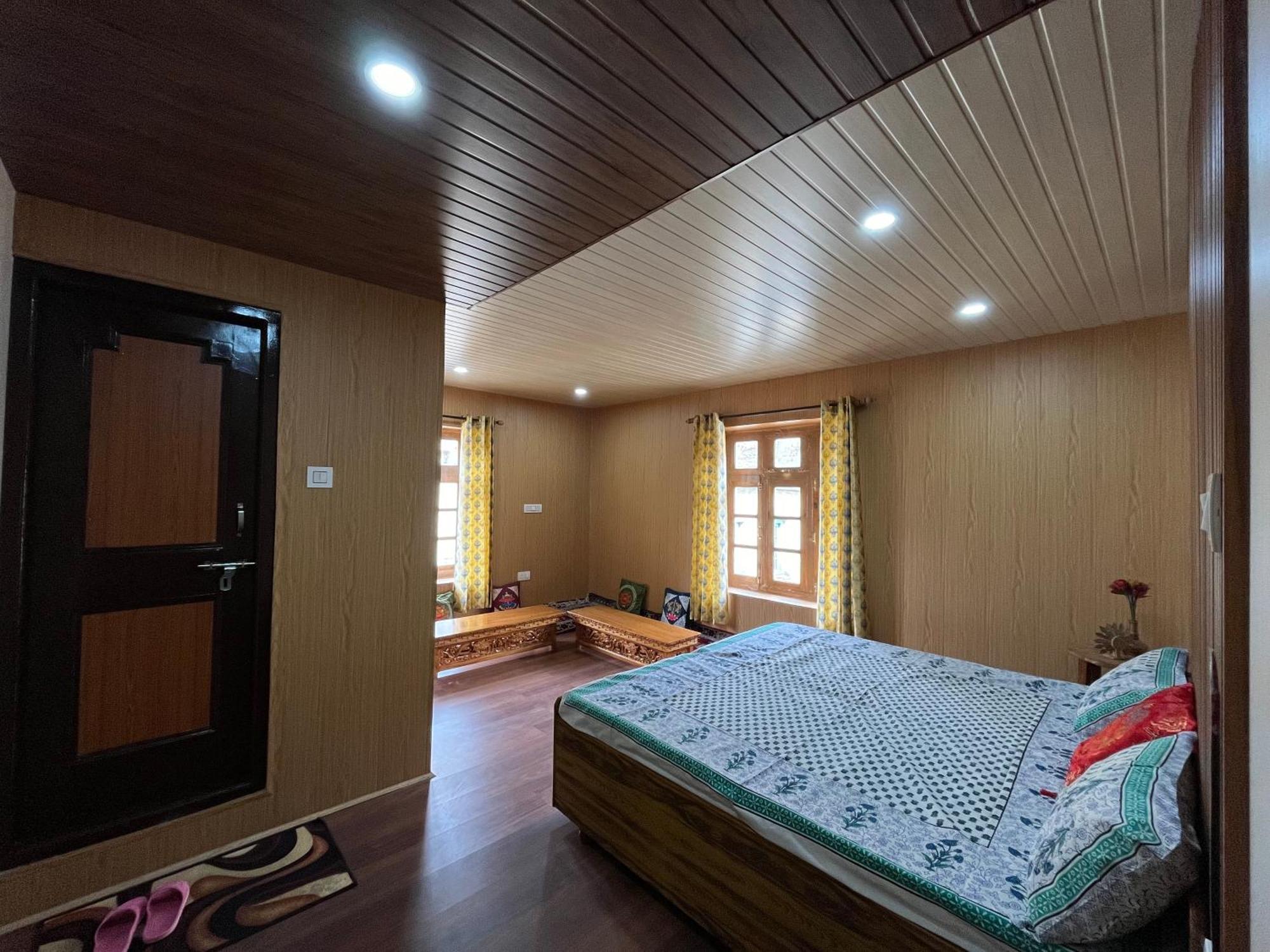 Snowflake Homestay Gondhla 外观 照片