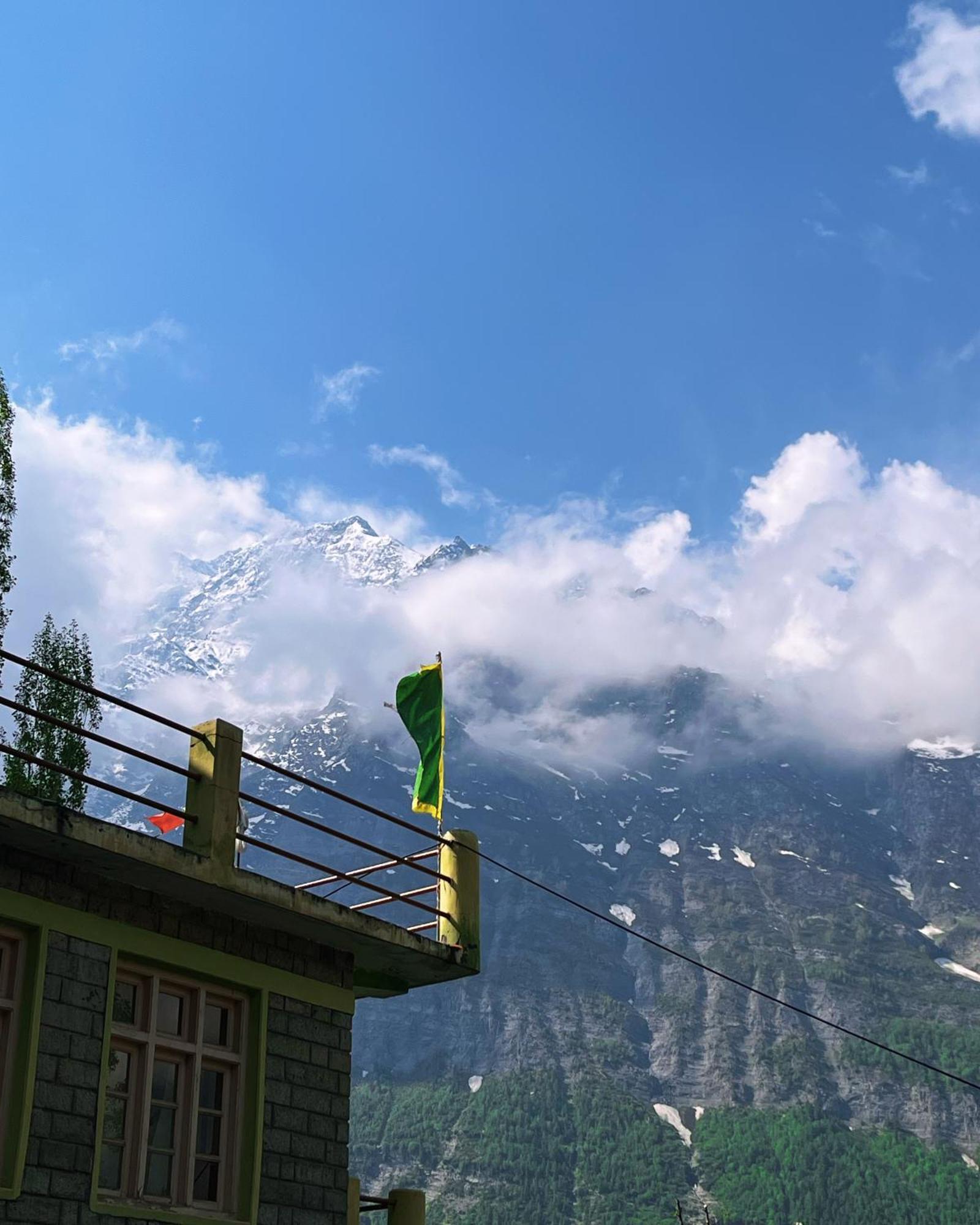 Snowflake Homestay Gondhla 外观 照片
